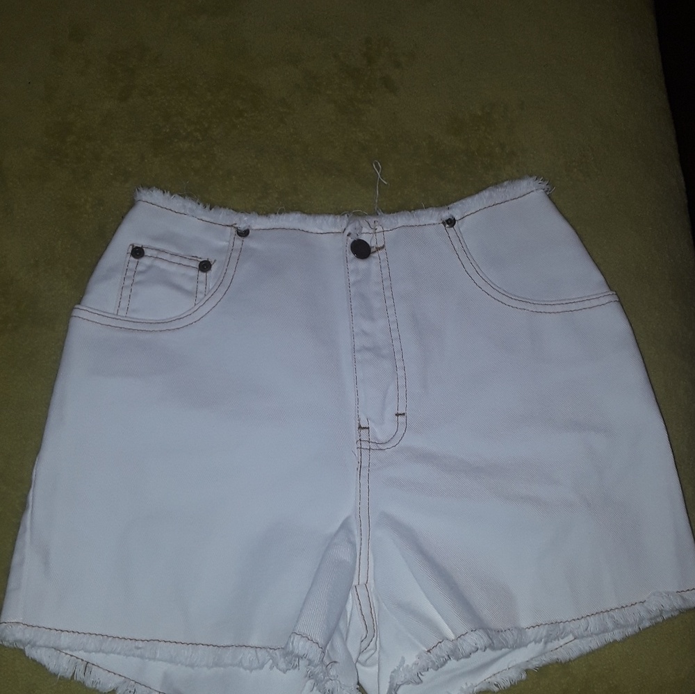Vintage white high waist shorts